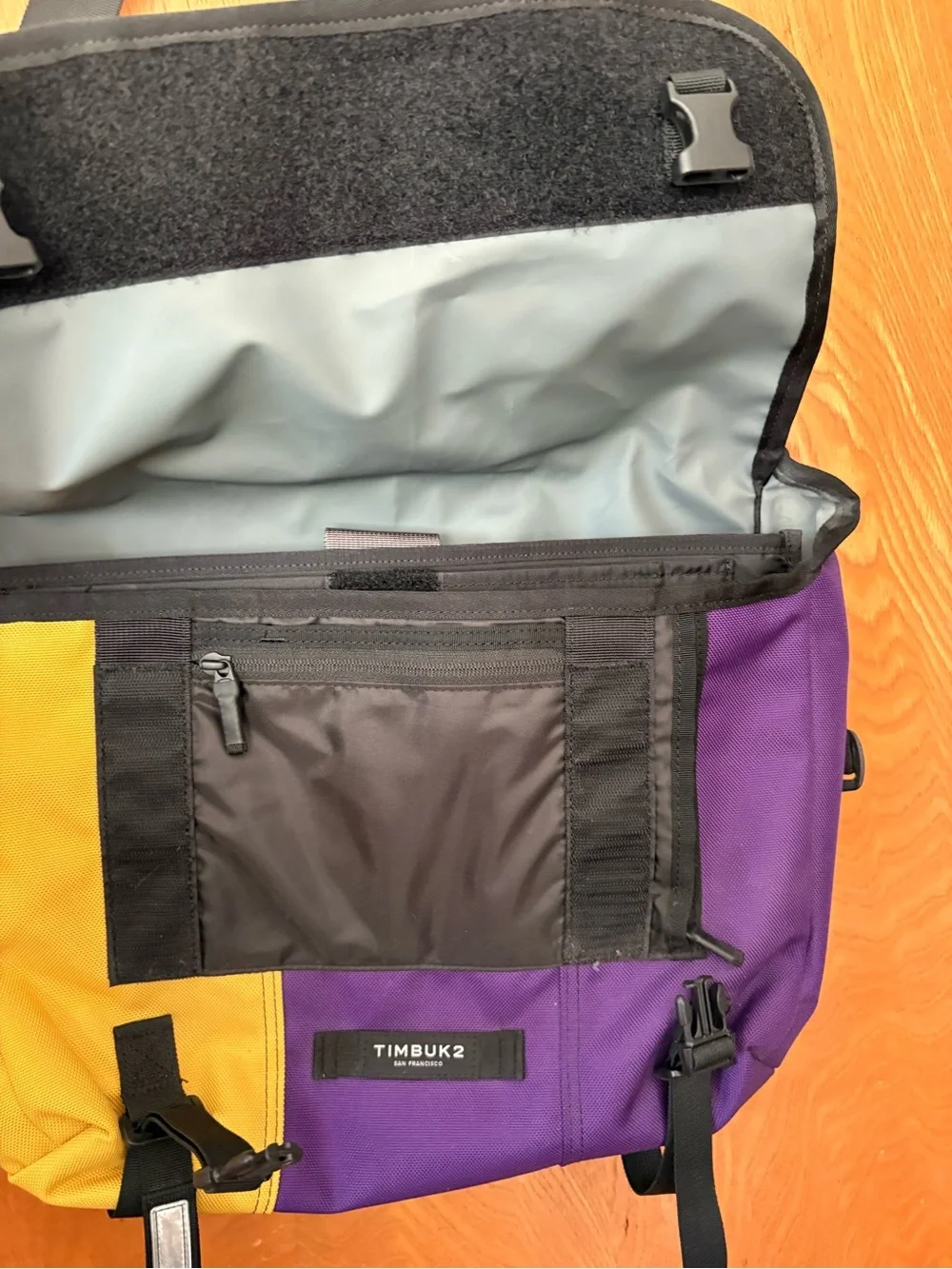 Vintage 90’s Timbuk2 Two-Tone Purple and Yellow Messenger Bag lakers colors